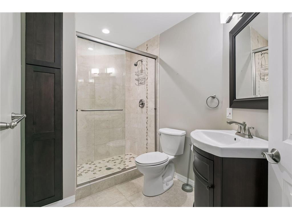 7442 Cahill Road Edina MN 55439 7071484 image32