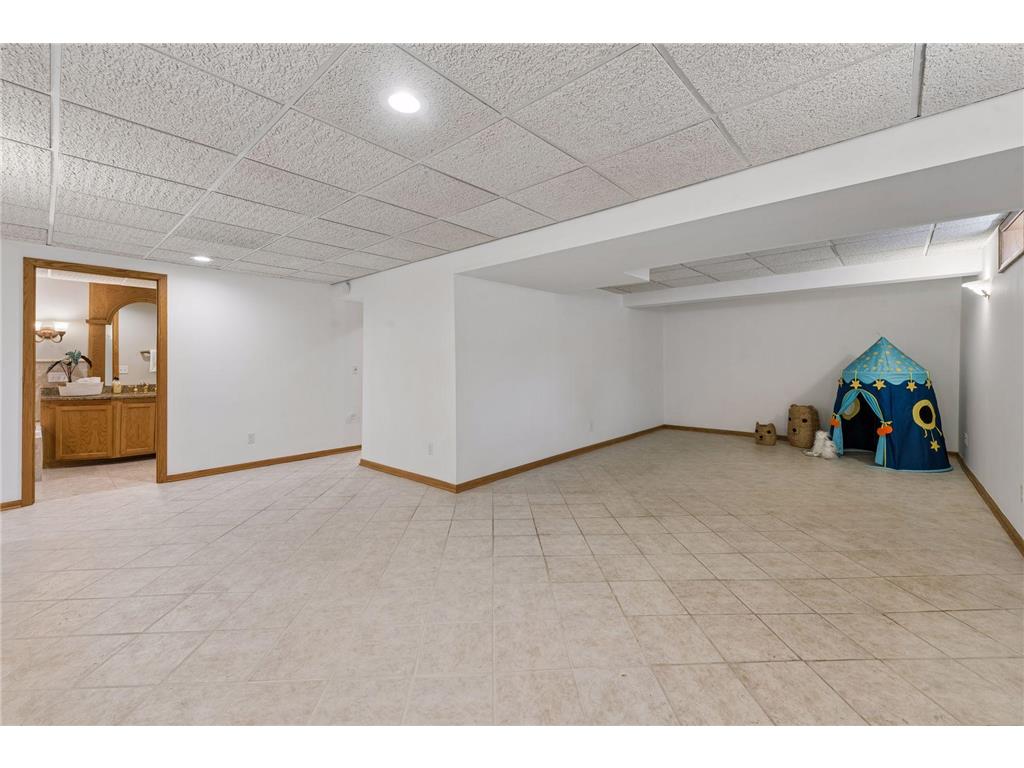 7449 Landau Drive Bloomington MN 55438 7062709 image20