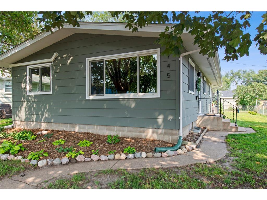 745 Adams Street NE Minneapolis MN 55413 6415480 image1