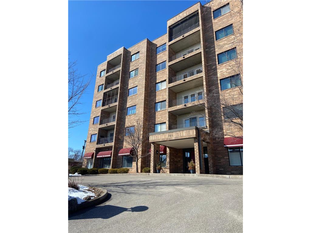 745 Grand Avenue #303 Saint Paul MN 55105 6350998 image1