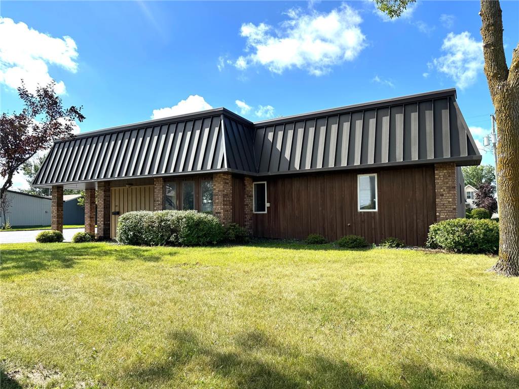 745 W Main Street Perham MN 56573 6780907 image2