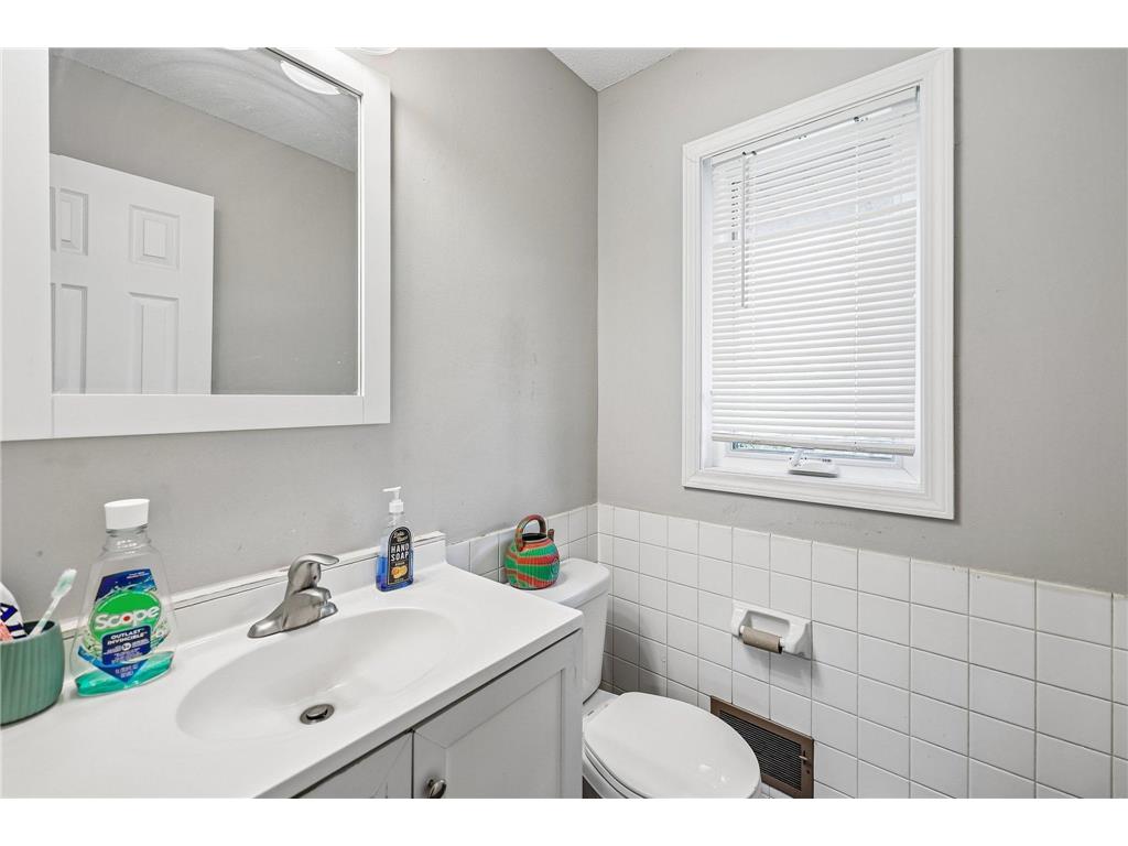 7454 Olson Memorial Highway Golden Valley MN 55427 7098853 image17