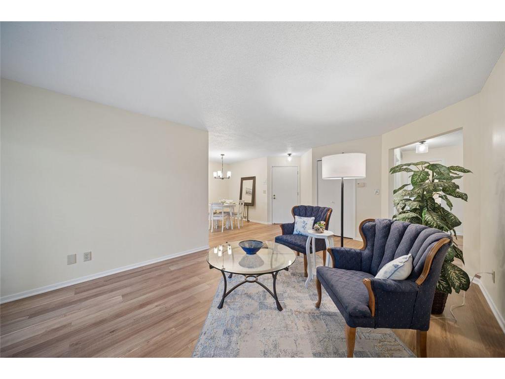7455 W 110th Street Bloomington MN 55438 7016288 image4
