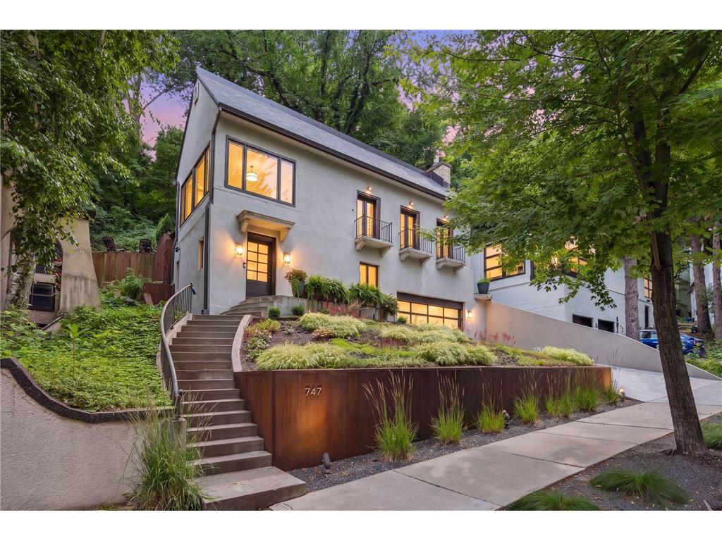 747 Kenwood Parkway Minneapolis MN 55403 7106175 image1