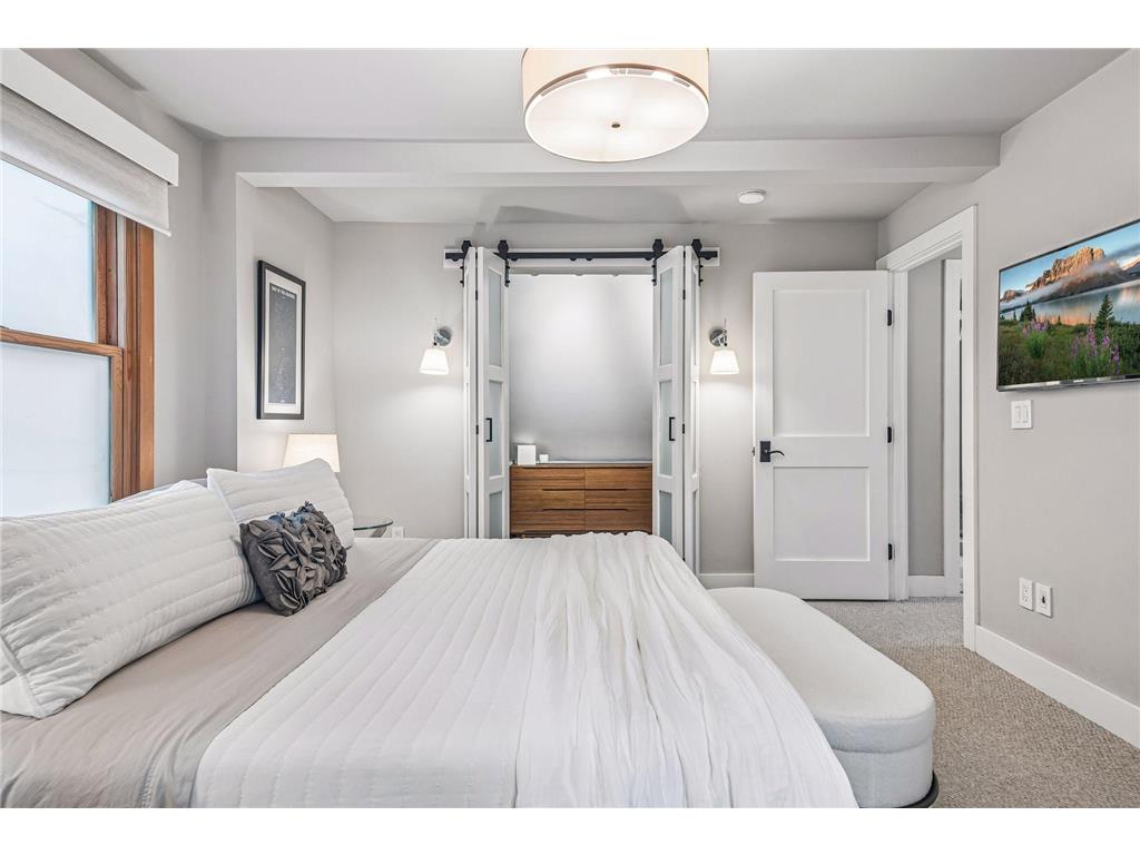 747 Kenwood Parkway Minneapolis MN 55403 7106175 image39