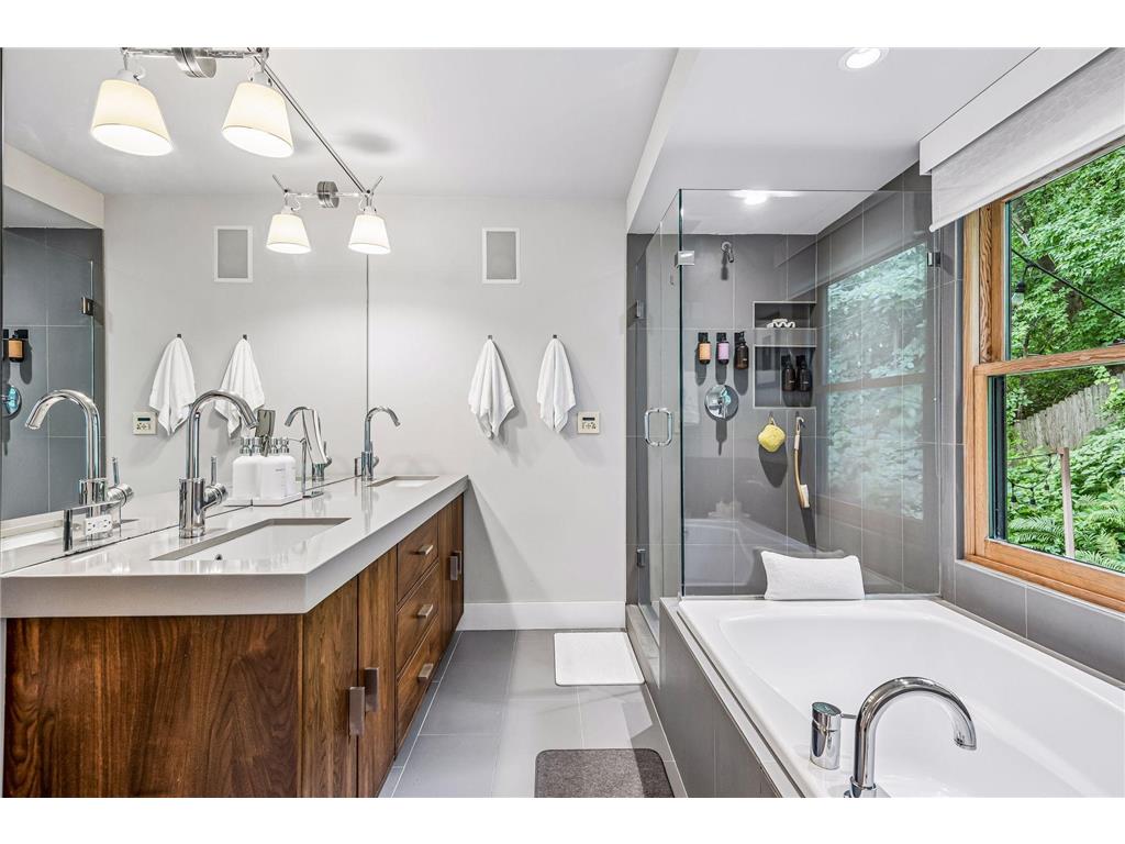747 Kenwood Parkway Minneapolis MN 55403 7106175 image41
