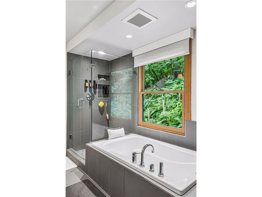 747 Kenwood Parkway Minneapolis MN 55403 7106175 image43
