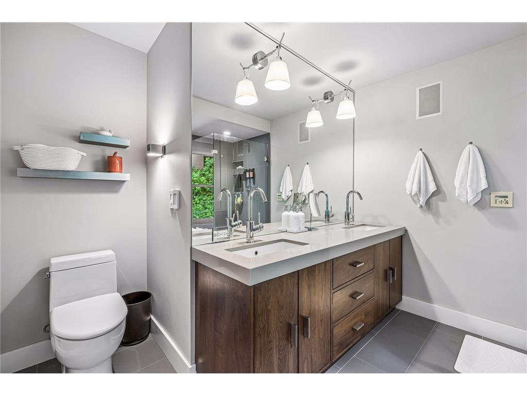 747 Kenwood Parkway Minneapolis MN 55403 7106175 image44