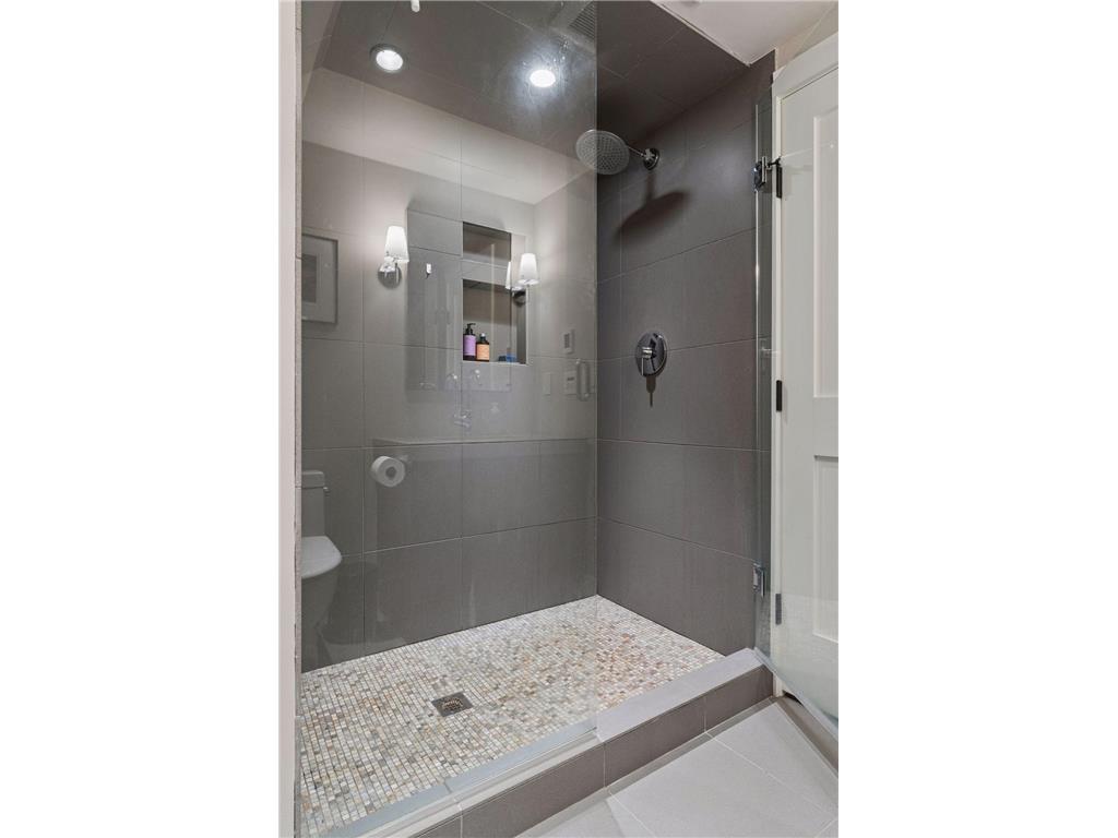 747 Kenwood Parkway Minneapolis MN 55403 7106175 image45