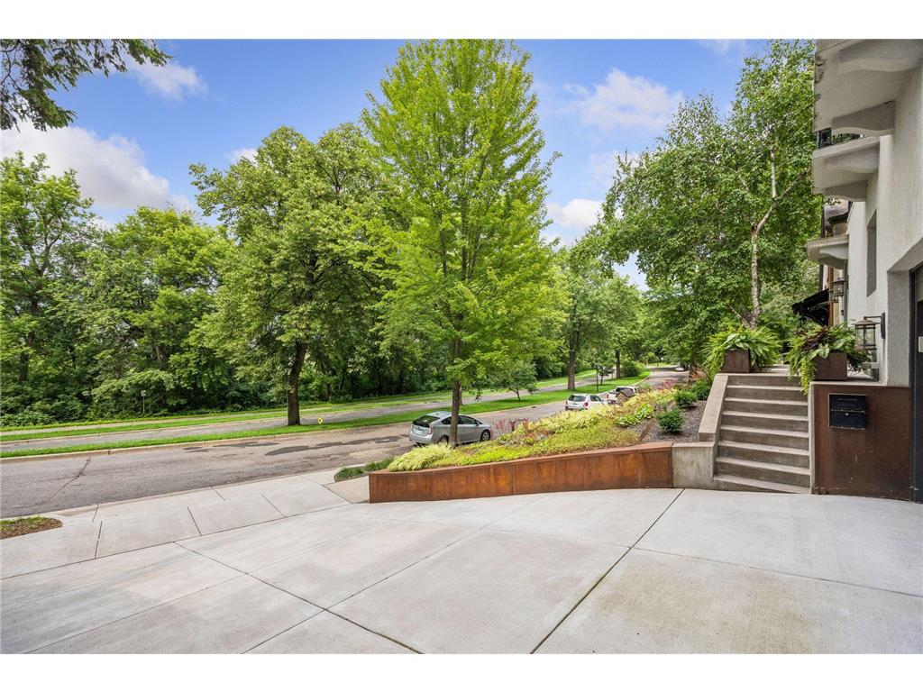 747 Kenwood Parkway Minneapolis MN 55403 7106175 image65
