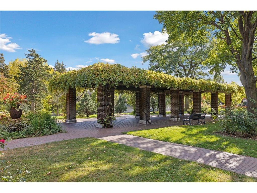 747 Kenwood Parkway Minneapolis MN 55403 7106175 image79
