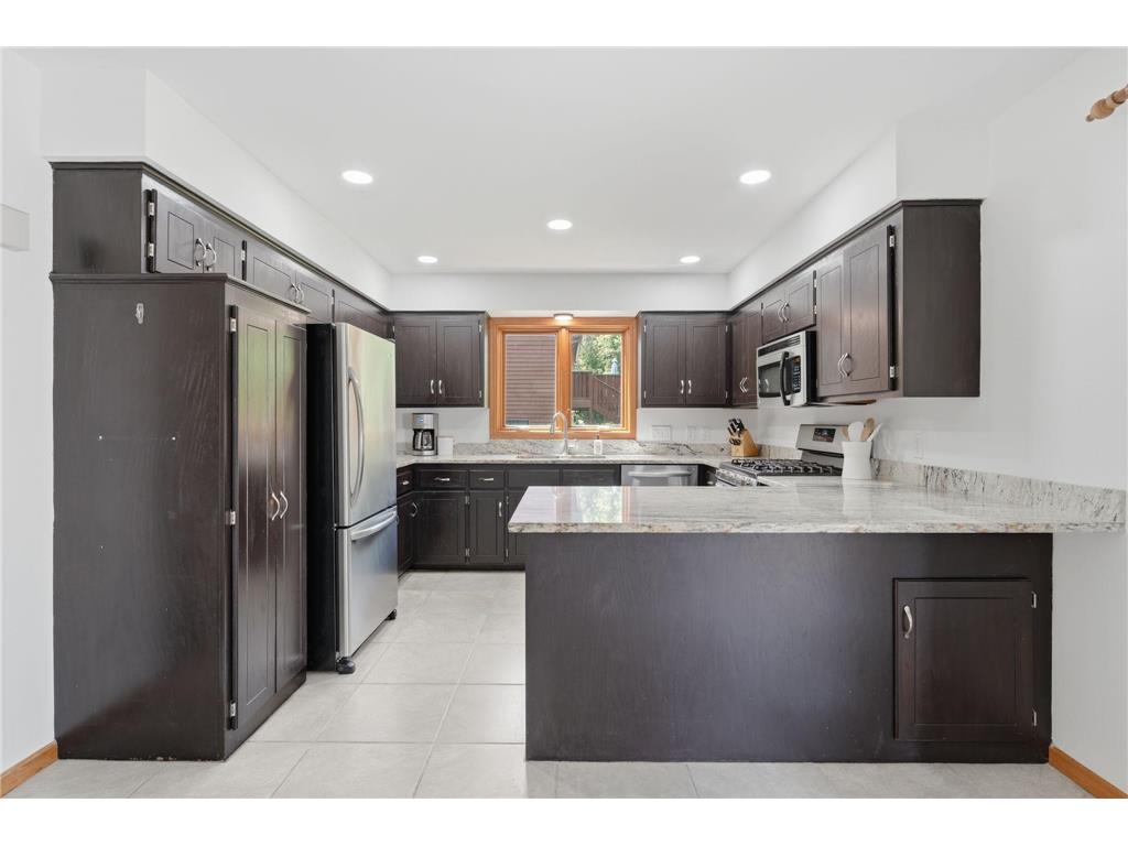 7470 Atherton Way Eden Prairie MN 55346 7084758 image7