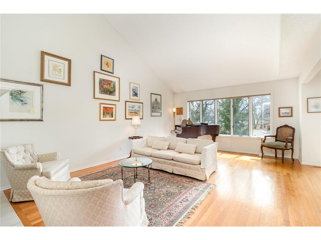 7470 Cahill Road Edina MN 55439 6685988 image1