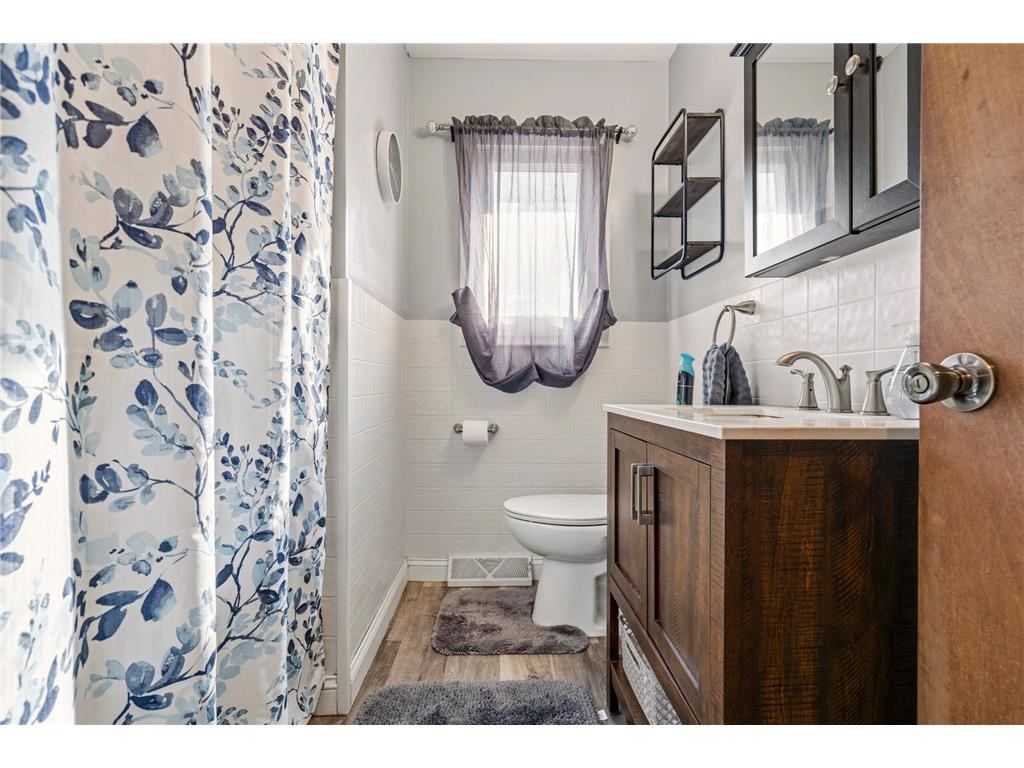 7471 Van Buren Street NE Fridley MN 55432 7030187 image9