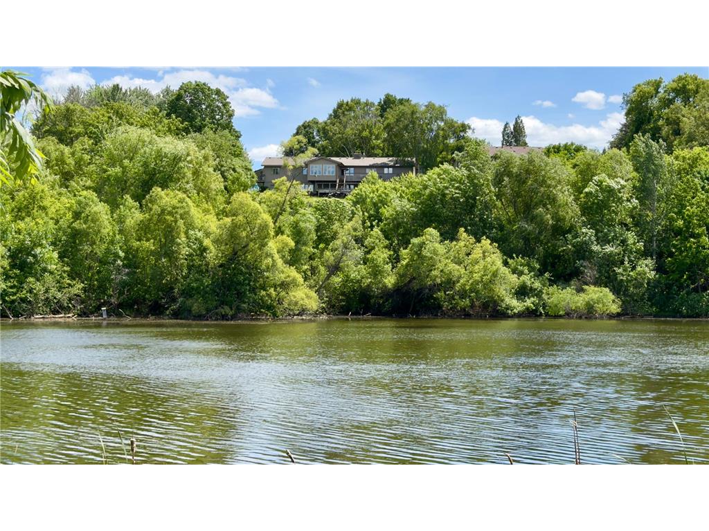 7474 Saratoga Drive Chanhassen MN 55317 7092589 image1