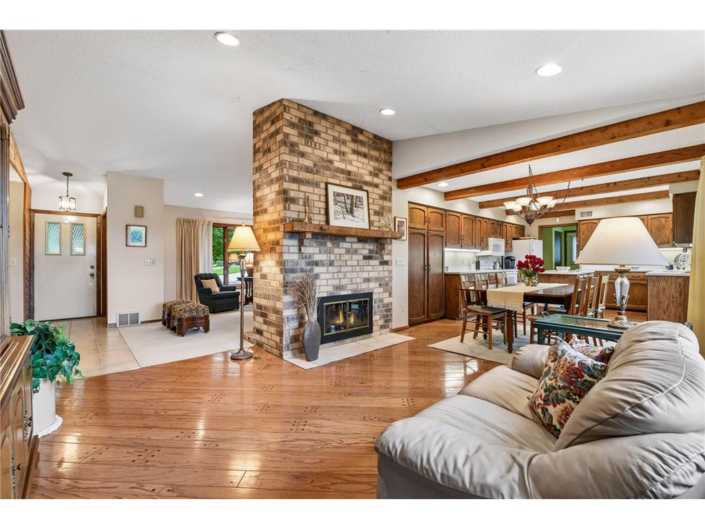 7474 Saratoga Drive Chanhassen MN 55317 7092589 image11