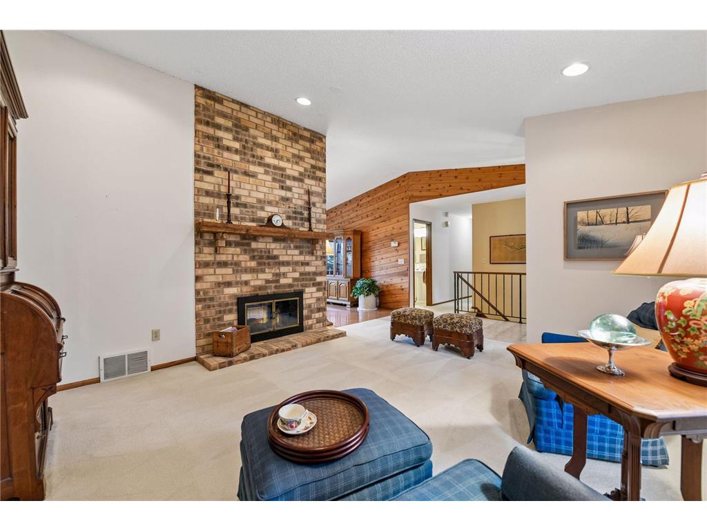7474 Saratoga Drive Chanhassen MN 55317 7092589 image5