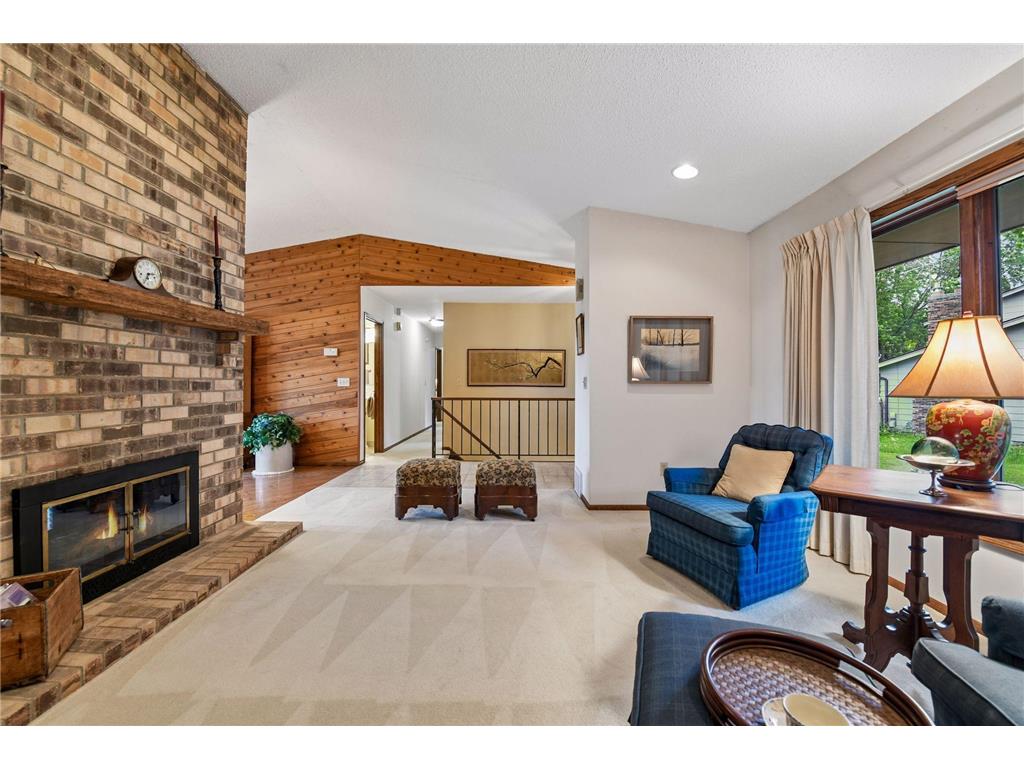 7474 Saratoga Drive Chanhassen MN 55317 7092589 image6