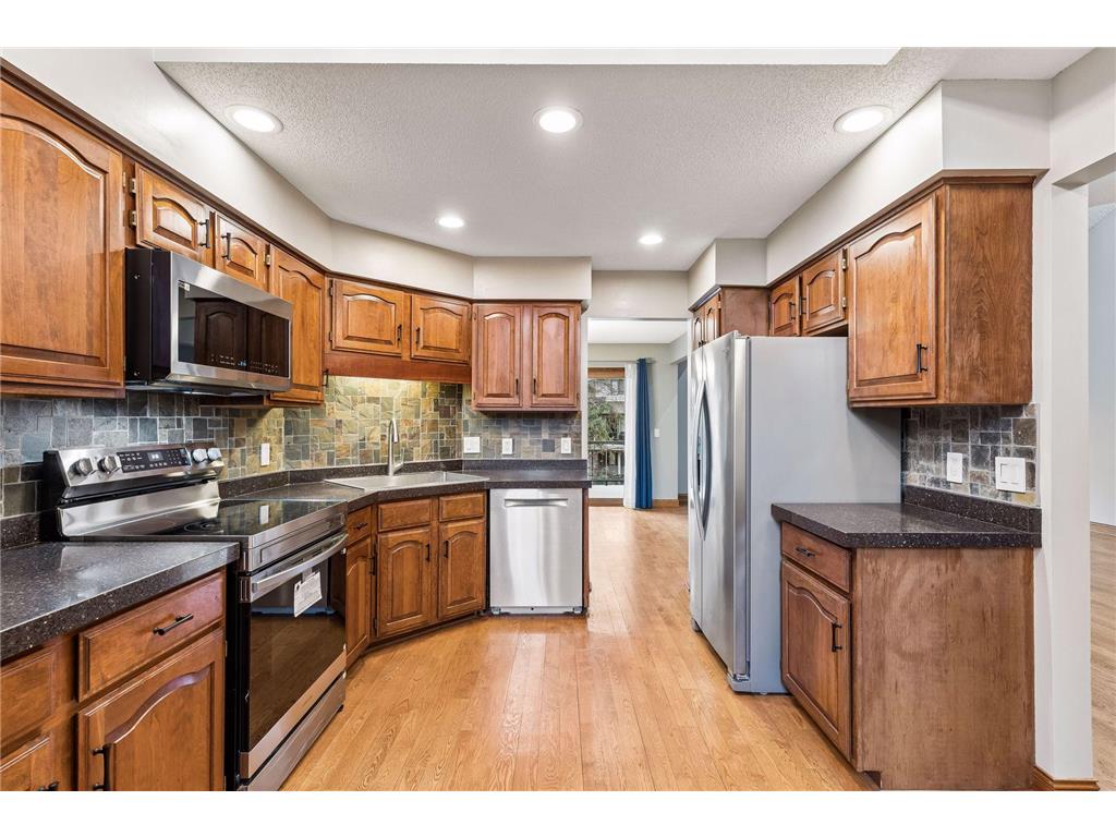 7476 Cahill Road Edina MN 55439 7031096 image7