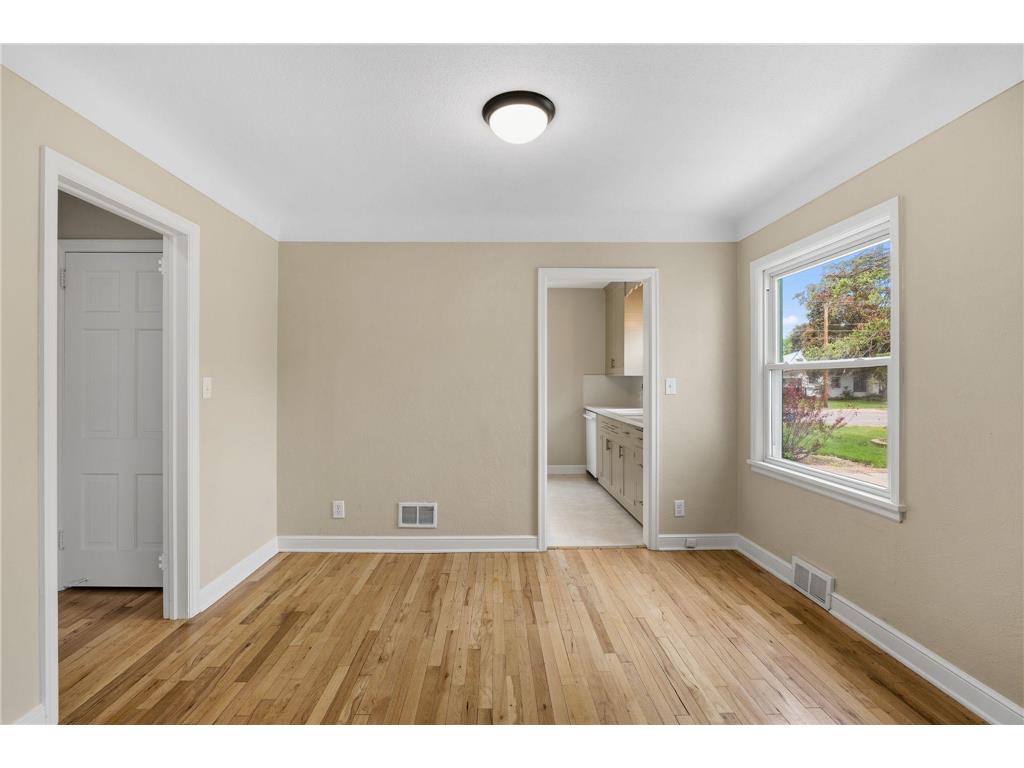 749 Cottage Avenue W Saint Paul MN 55117 7008756 image10