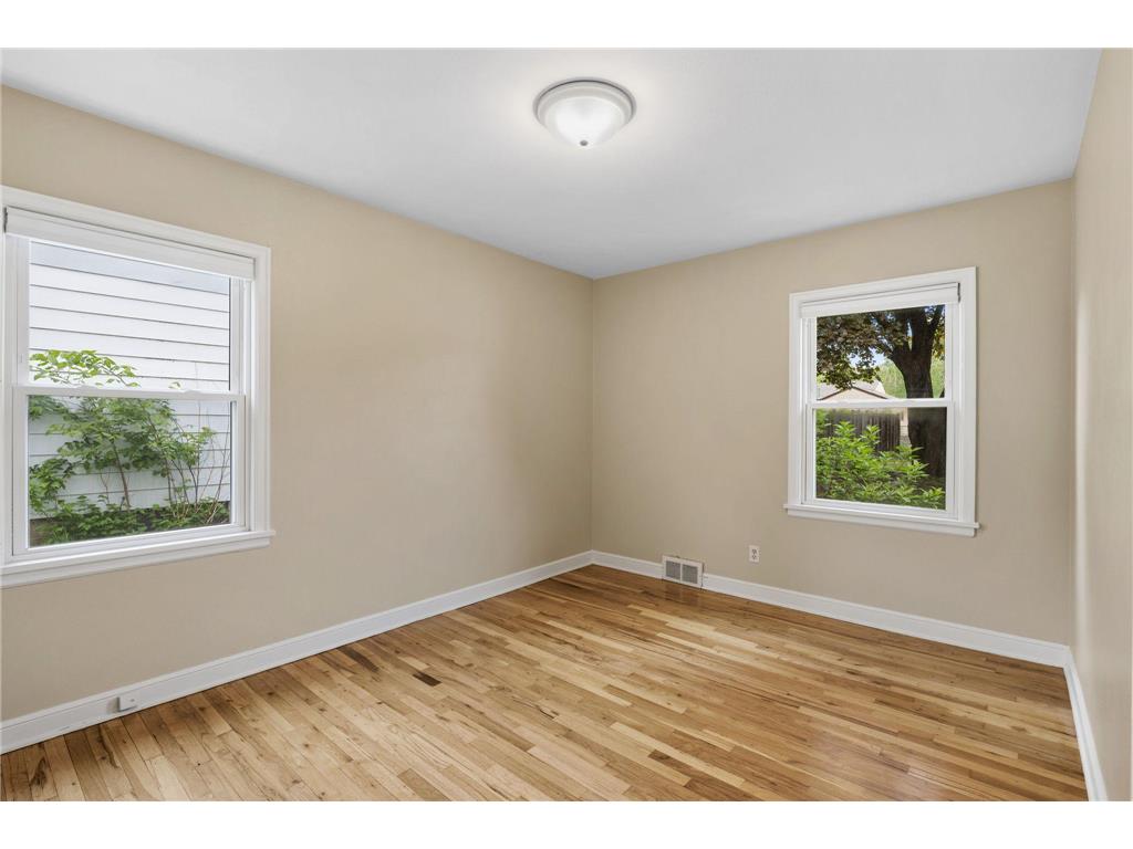 749 Cottage Avenue W Saint Paul MN 55117 7008756 image17