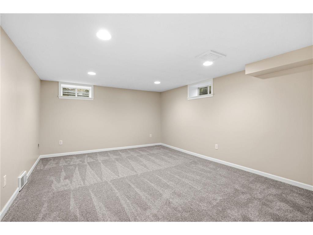 749 Cottage Avenue W Saint Paul MN 55117 7008756 image21
