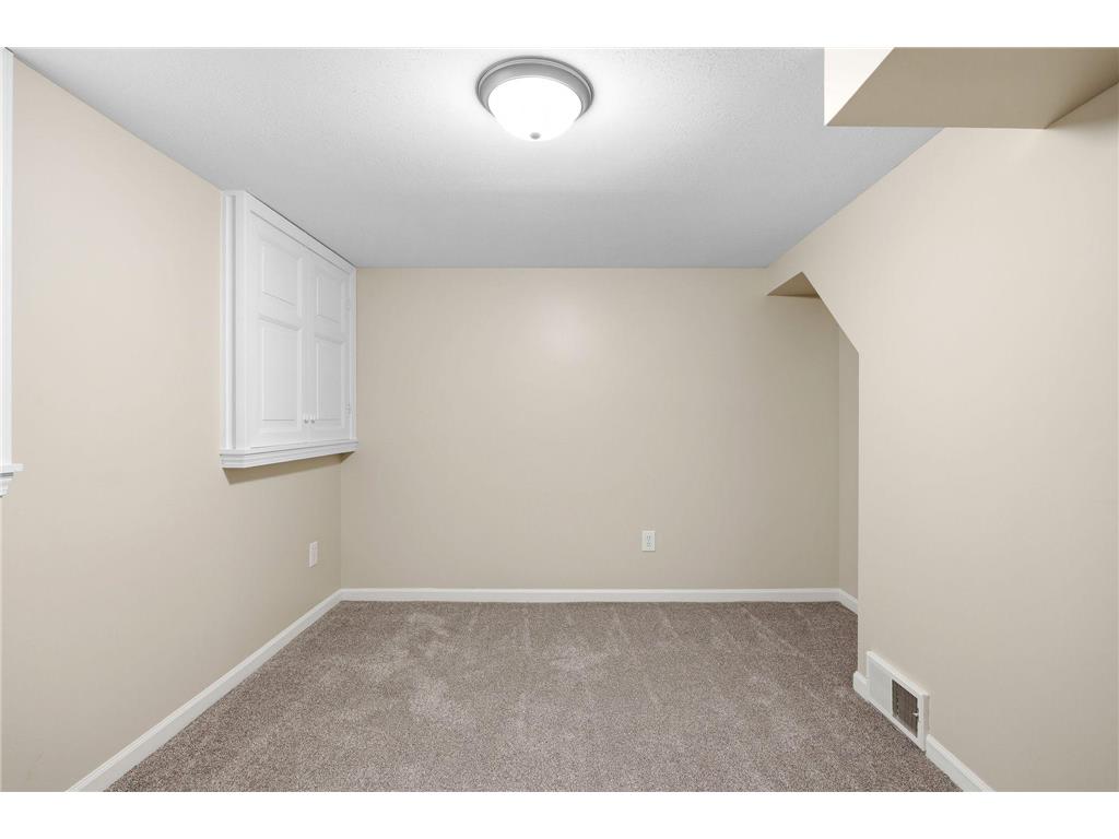 749 Cottage Avenue W Saint Paul MN 55117 7008756 image22