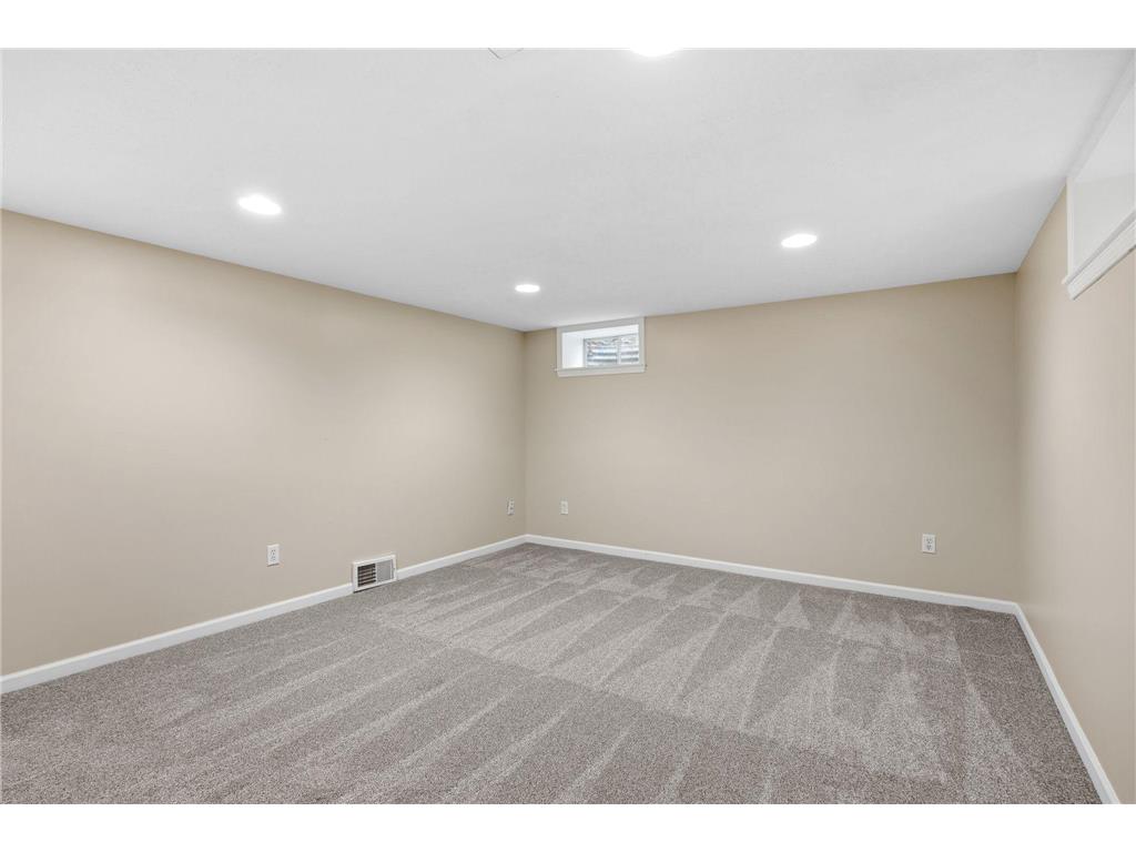 749 Cottage Avenue W Saint Paul MN 55117 7008756 image24
