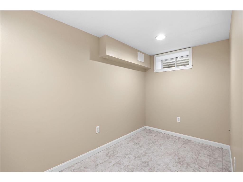 749 Cottage Avenue W Saint Paul MN 55117 7008756 image27