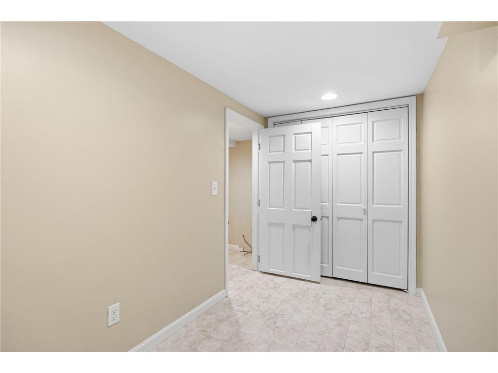 749 Cottage Avenue W Saint Paul MN 55117 7008756 image28