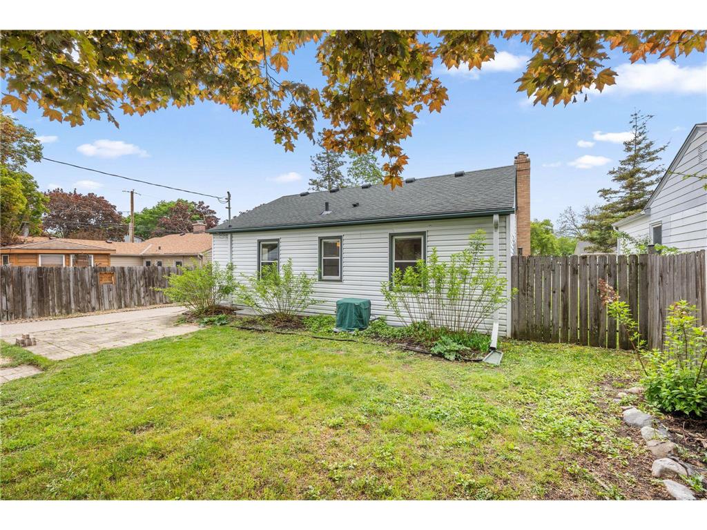 749 Cottage Avenue W Saint Paul MN 55117 7008756 image31