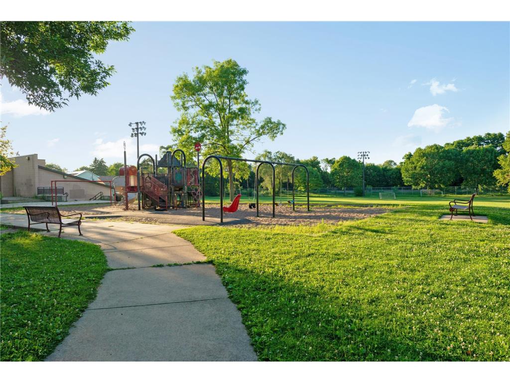749 Parkview Avenue Saint Paul MN 55117 7039076 image32