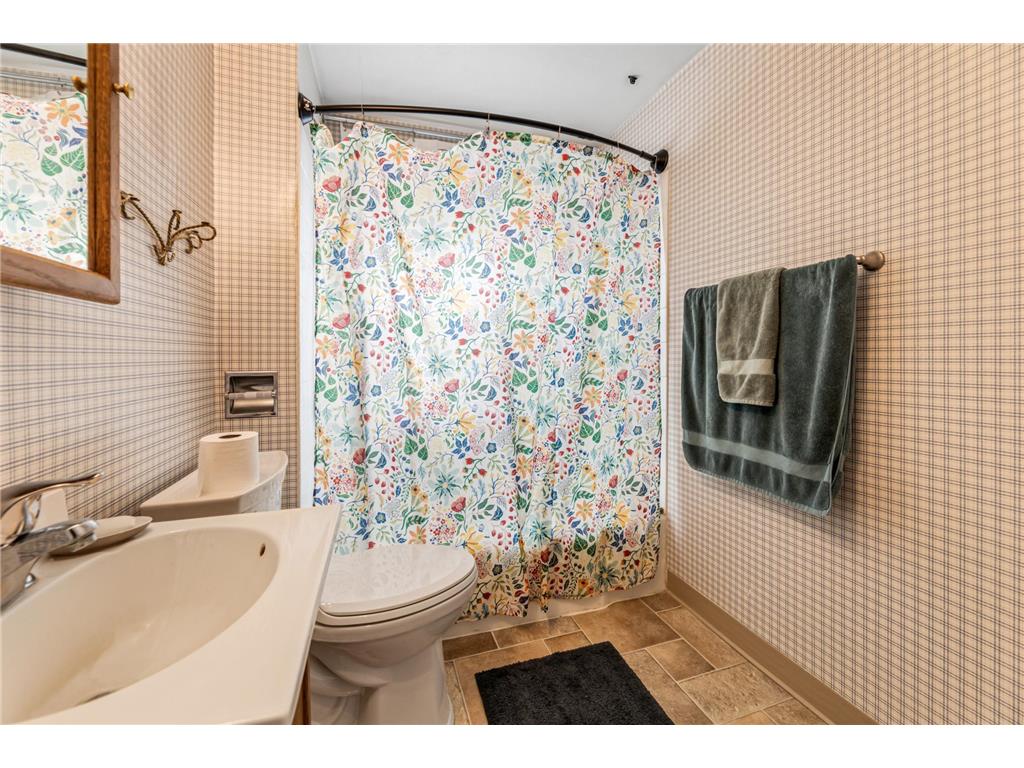 749 W 4th Street Winona MN 55987 6776983 image12