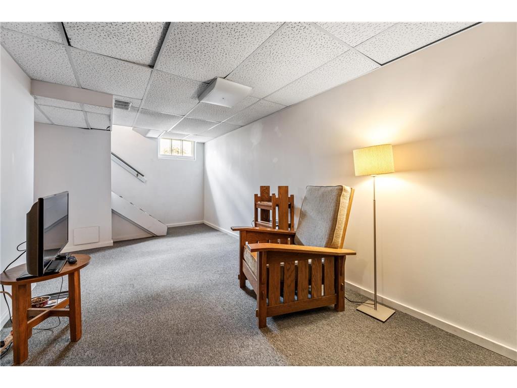 749 W 4th Street Winona MN 55987 6776983 image14