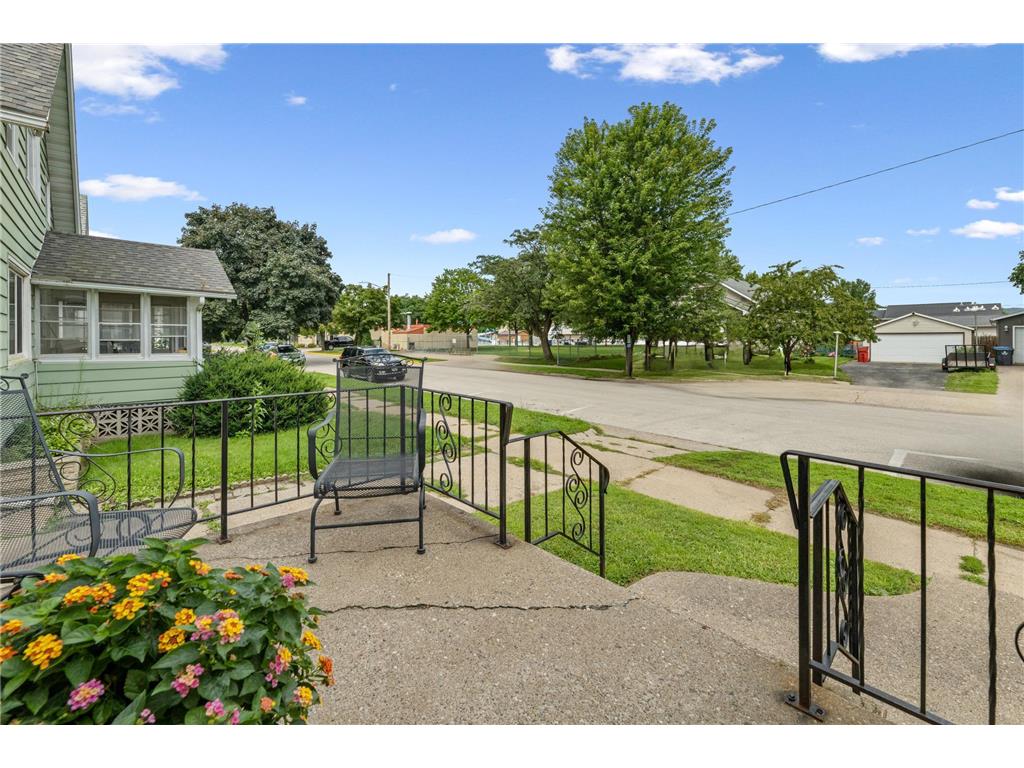 749 W 4th Street Winona MN 55987 6776983 image18