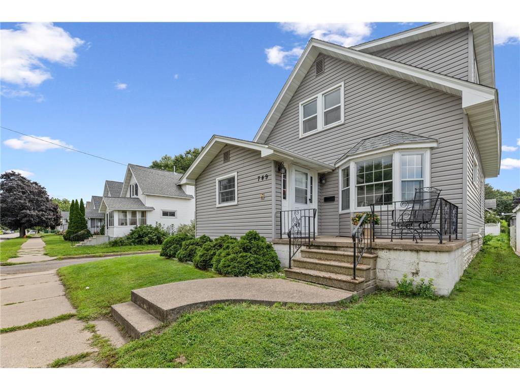 749 W 4th Street Winona MN 55987 6776983 image19