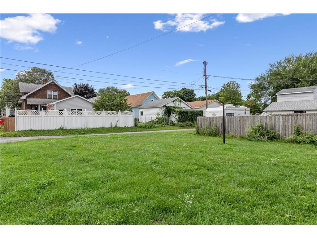 749 W 4th Street Winona MN 55987 6776983 image22