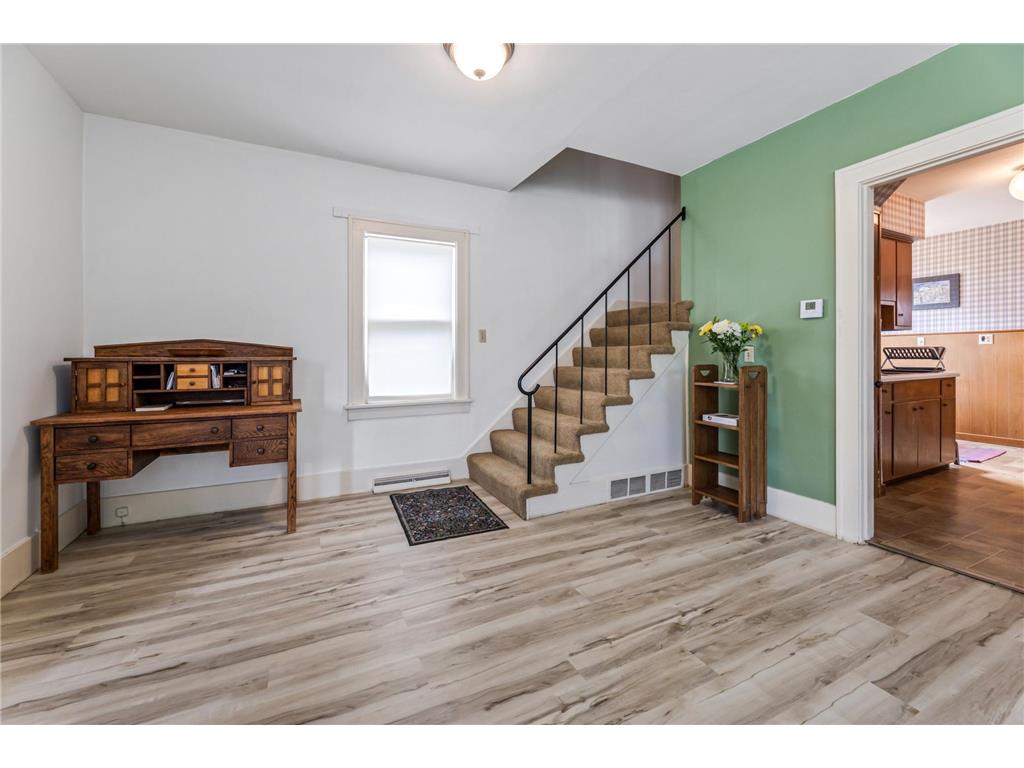 749 W 4th Street Winona MN 55987 6776983 image9