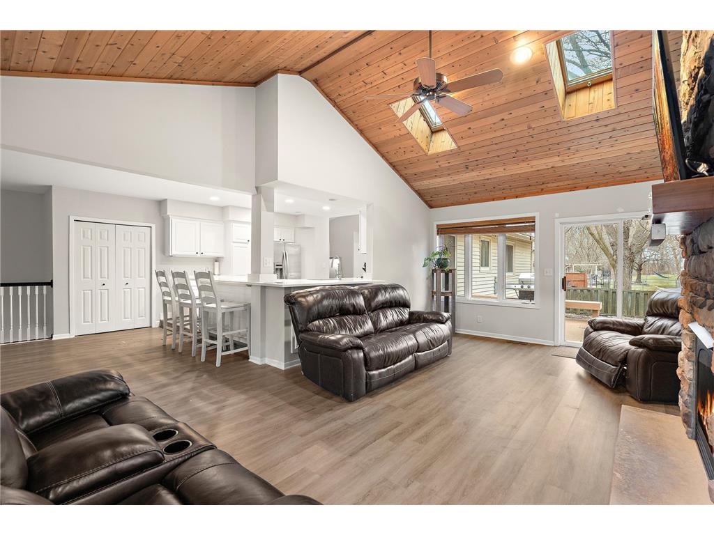 7493 Berkshire Way Maple Grove MN 55311 7003782 image10