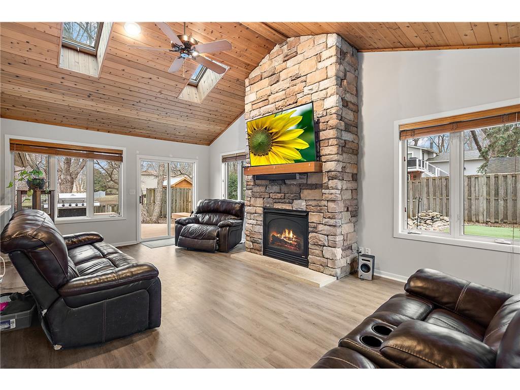 7493 Berkshire Way Maple Grove MN 55311 7003782 image9