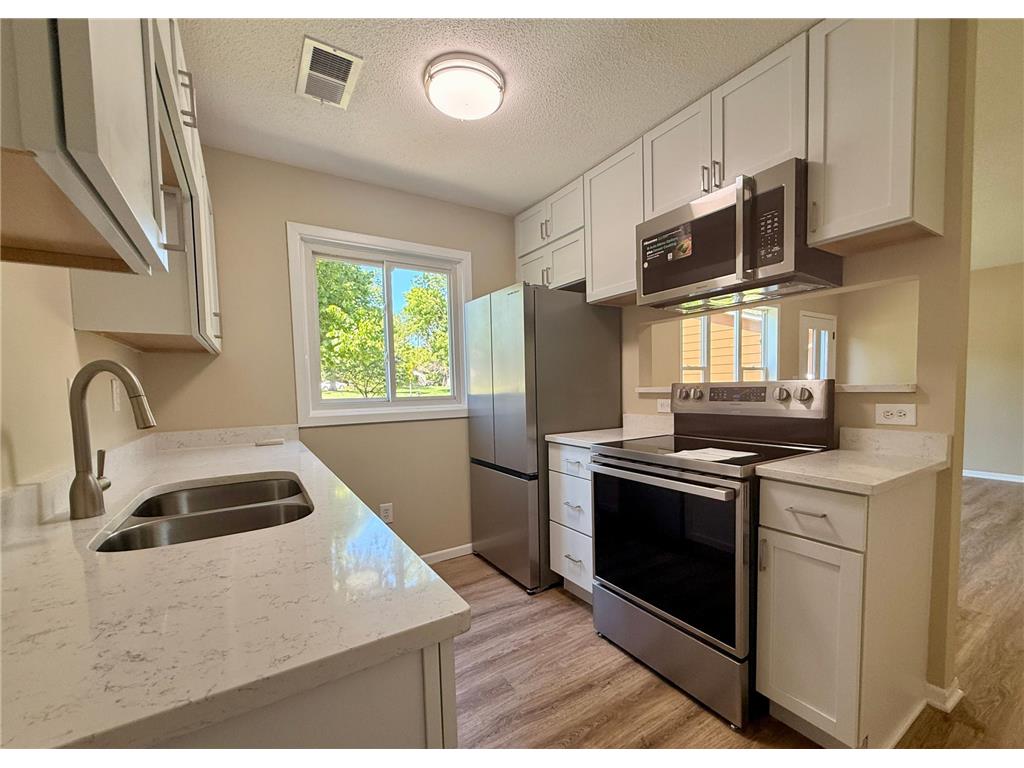 75 5th Street NW Elk River MN 55330 7080436 image10