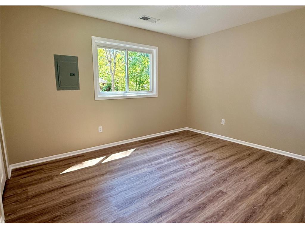 75 5th Street NW Elk River MN 55330 7080436 image12