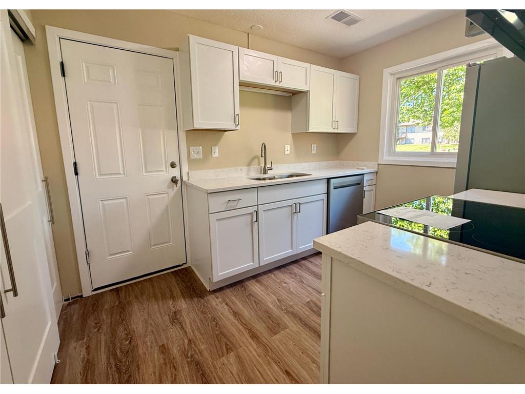 75 5th Street NW Elk River MN 55330 7080436 image8