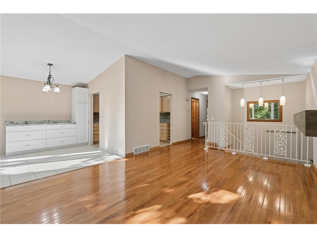 75 Pleasant Lane E Excelsior MN 55331 7080552 image4