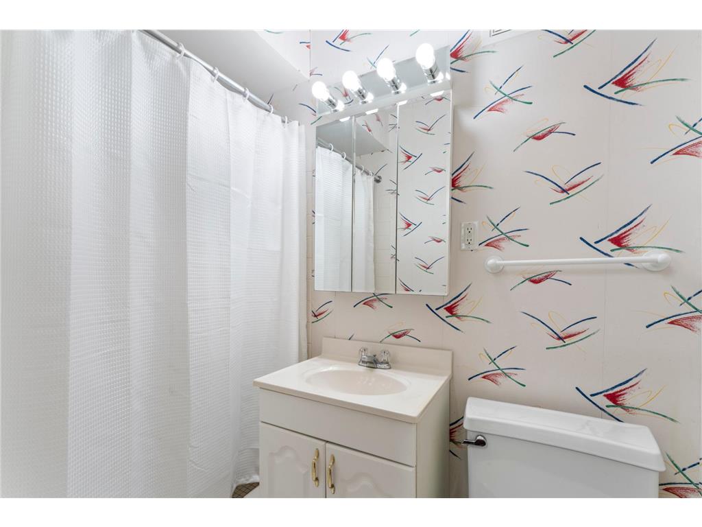 75 Rhode Island Avenue S Golden Valley MN 55426 7016496 image40