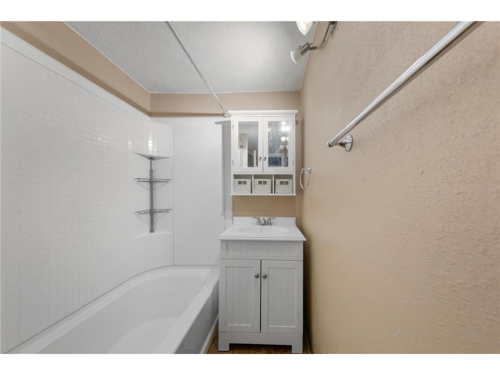75 S Montgomery Avenue Le Center MN 56057 7070648 image13