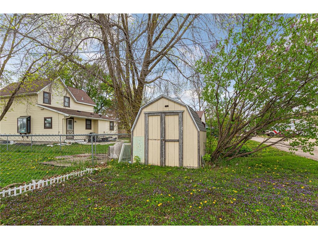 75 S Montgomery Avenue Le Center MN 56057 7070648 image24