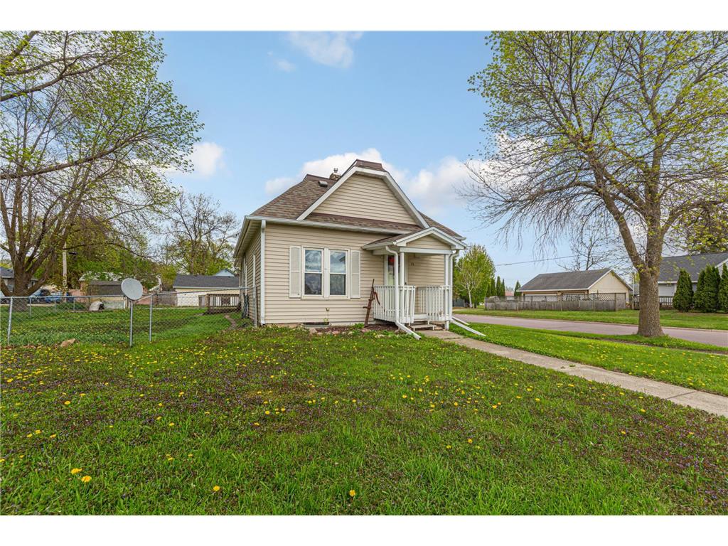 75 S Montgomery Avenue Le Center MN 56057 7070648 image3
