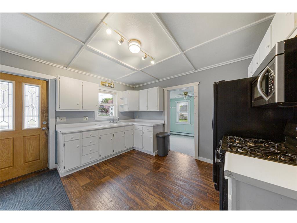 75 S Montgomery Avenue Le Center MN 56057 7070648 image9
