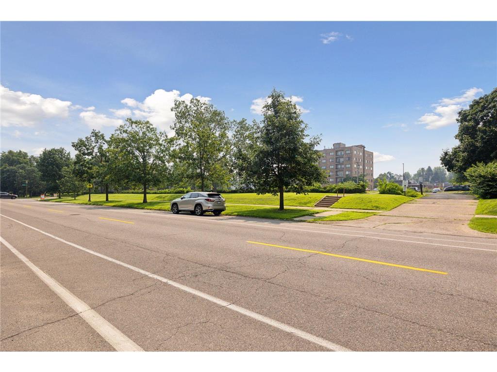 750 Summit Avenue Saint Paul MN 55105 6768229 image14